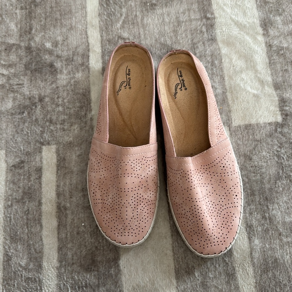 Easy Street Comfort Wave Mules Size 9.5 women's - Picture 2 of 6